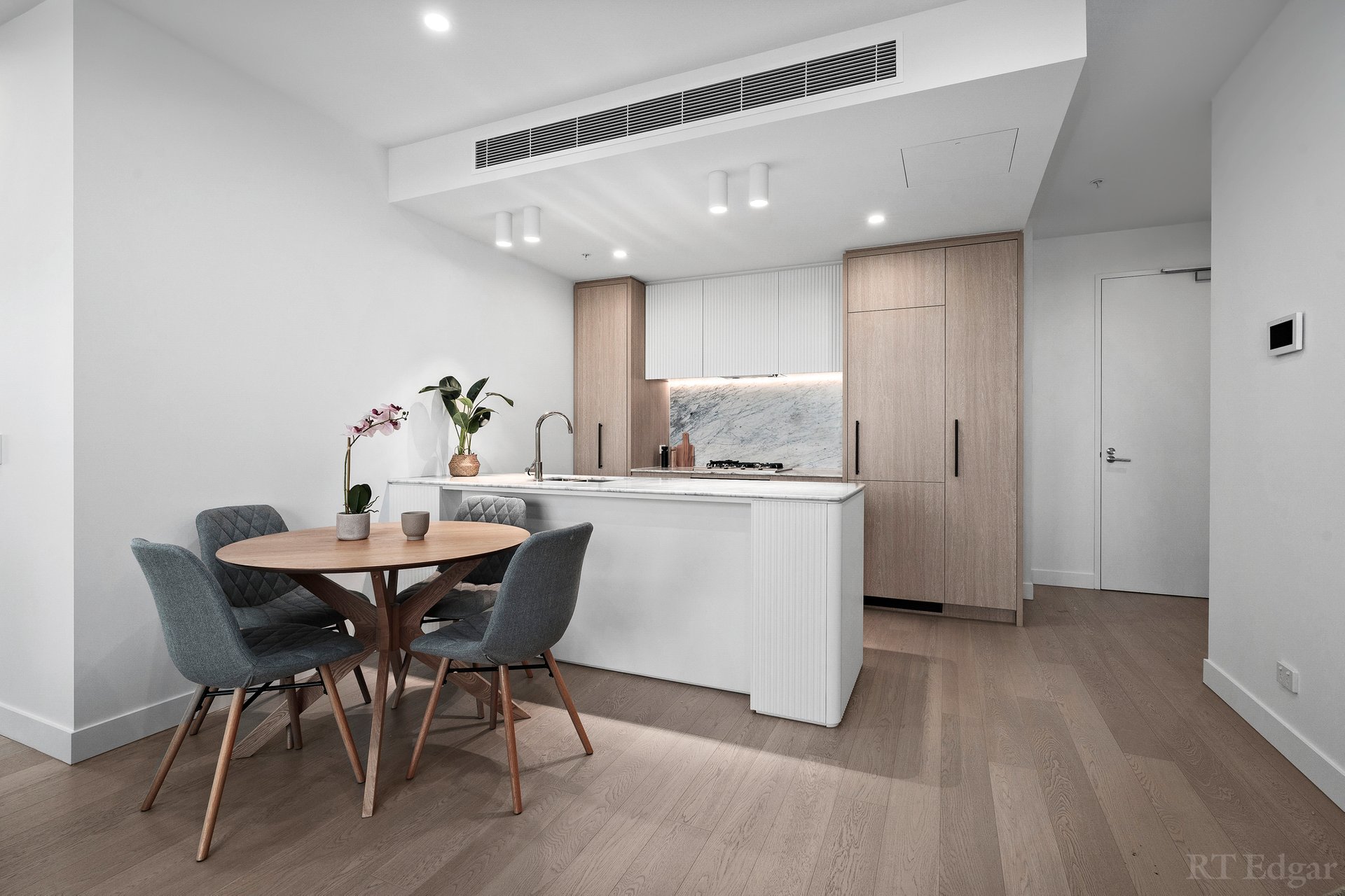 Property Gallery Thumbnail 3