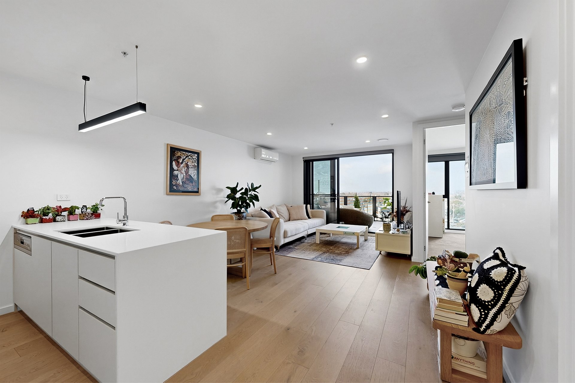 602/16 Woorayl Street, Carnegie image 1