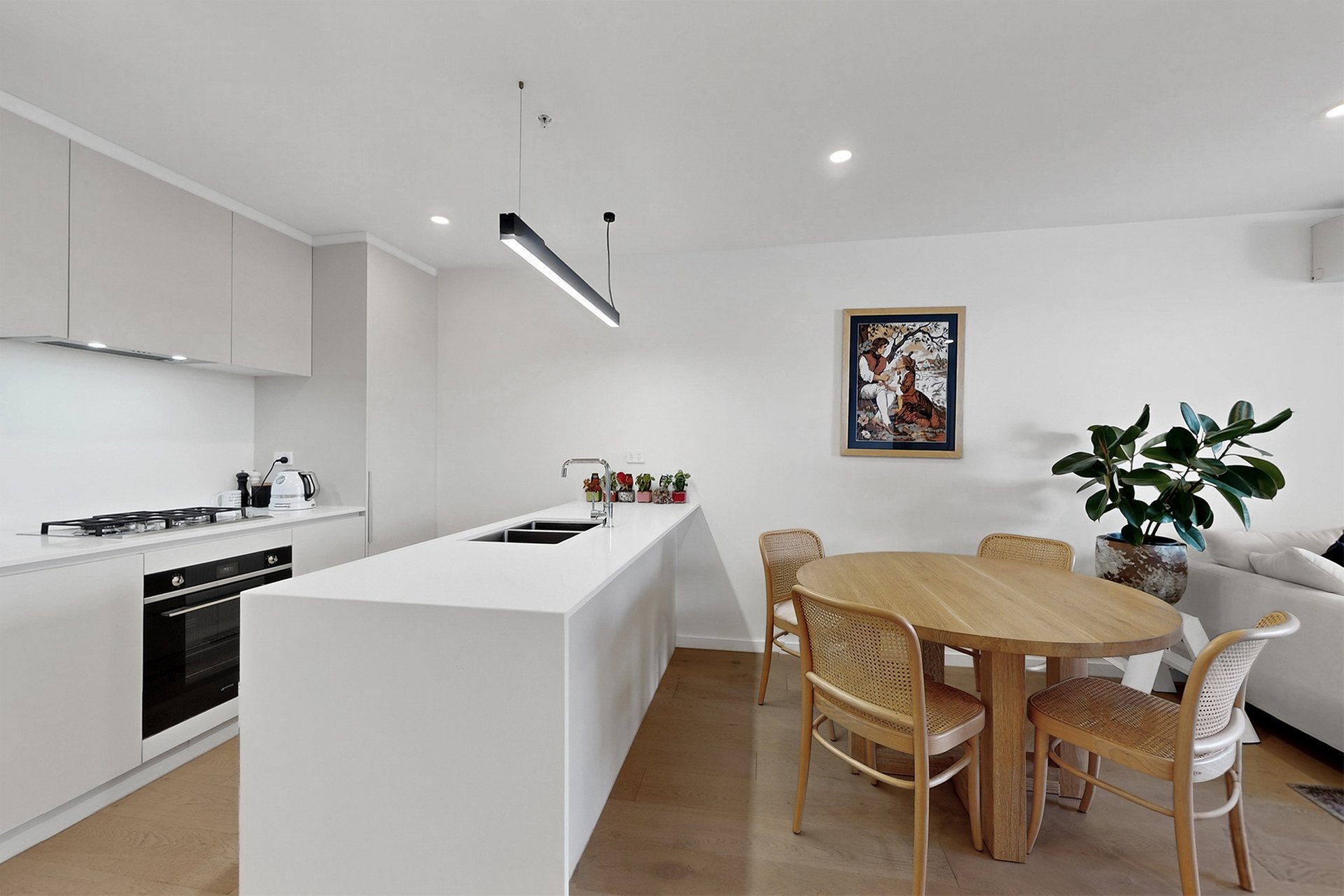 602/16 Woorayl Street, Carnegie image 3