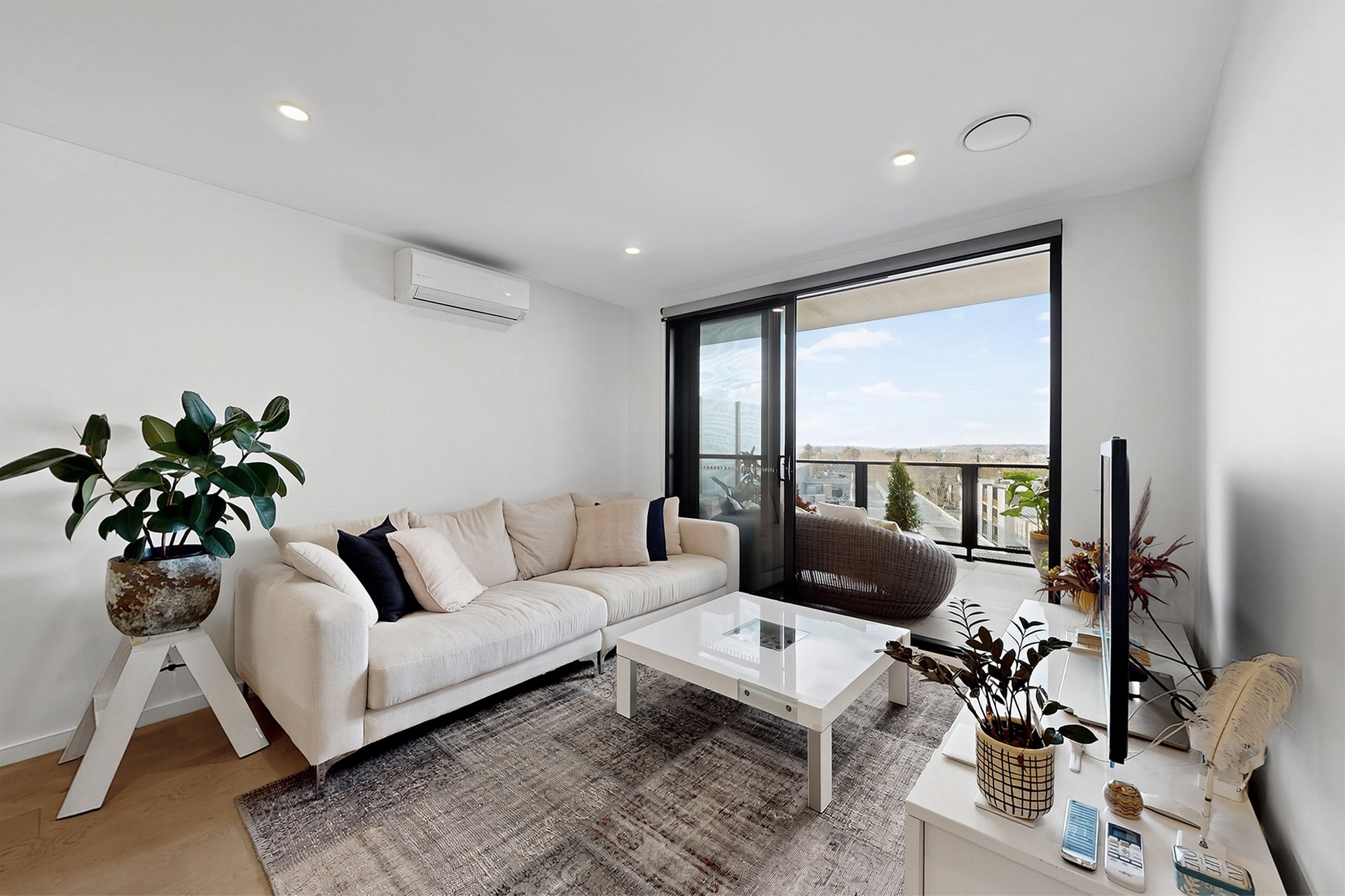 602/16 Woorayl Street, Carnegie image 2