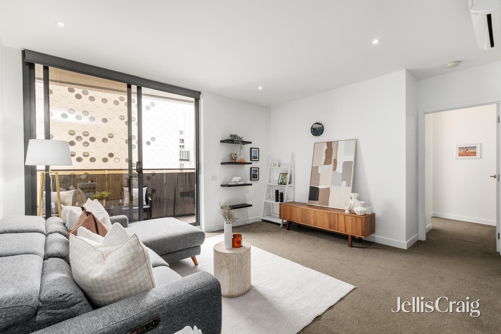 602/1a Launder Street, Hawthorn image 2