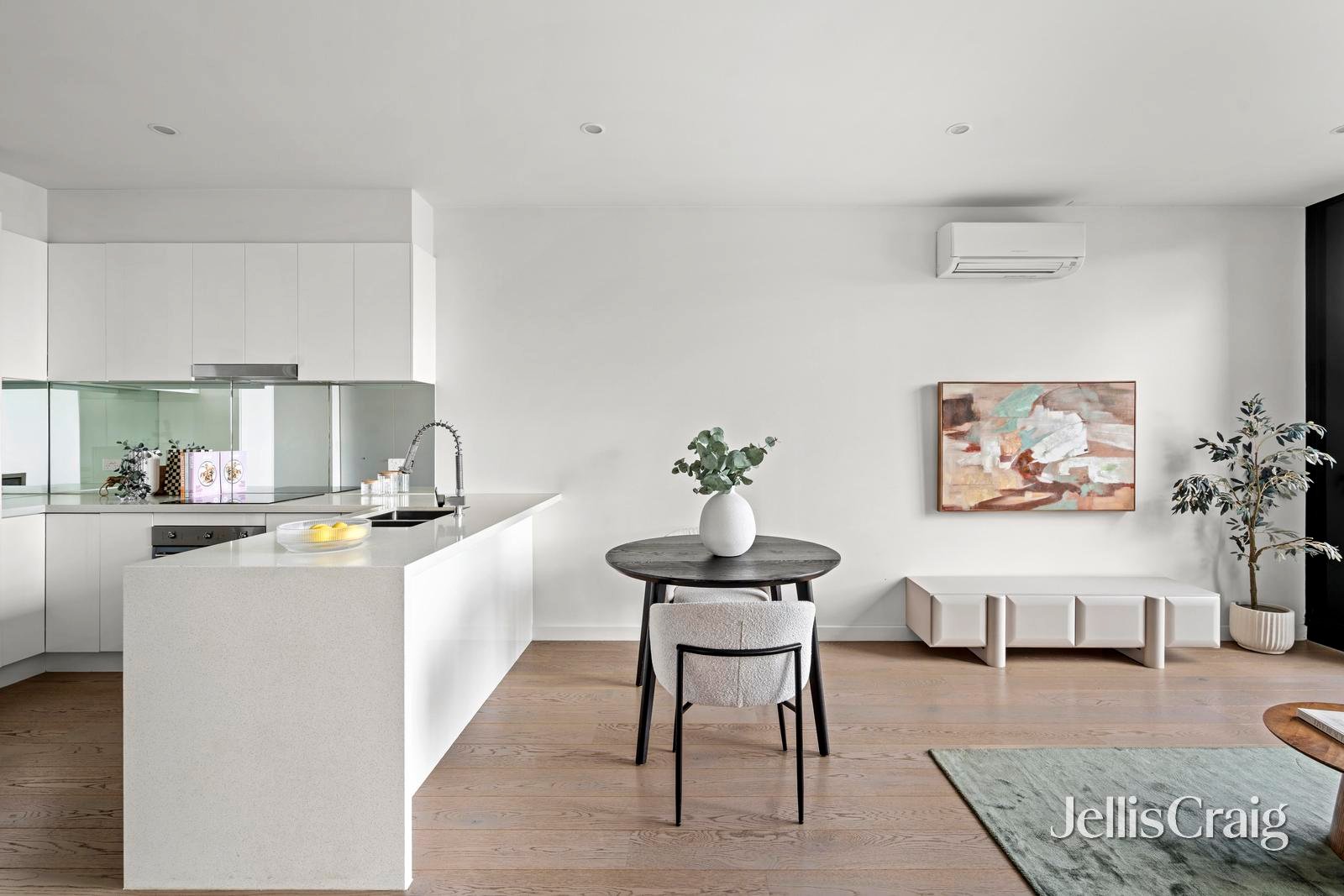 603/10-14 Hope Street, Brunswick image 2