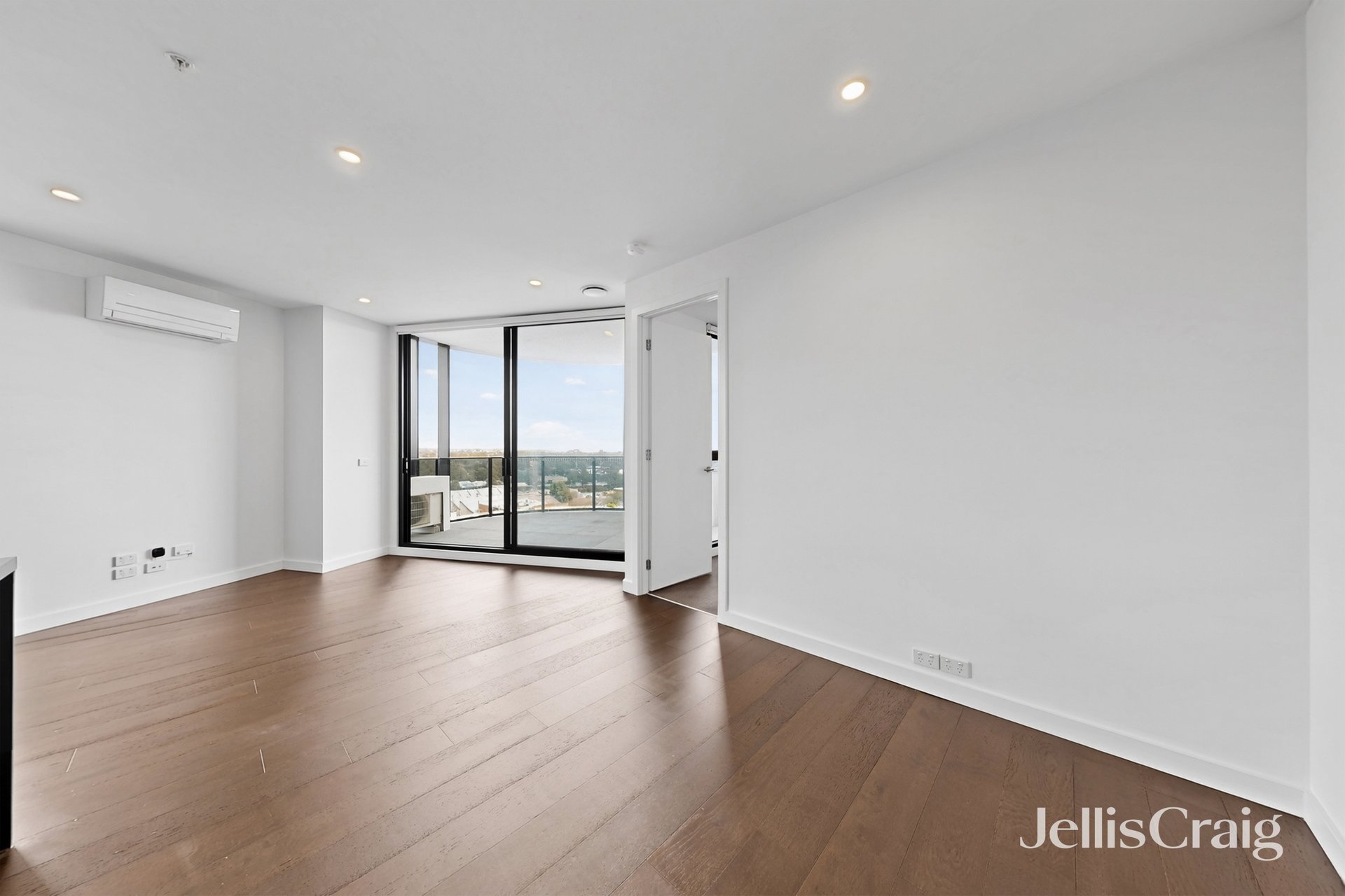 603/162 Whitehorse Road, Blackburn image 2