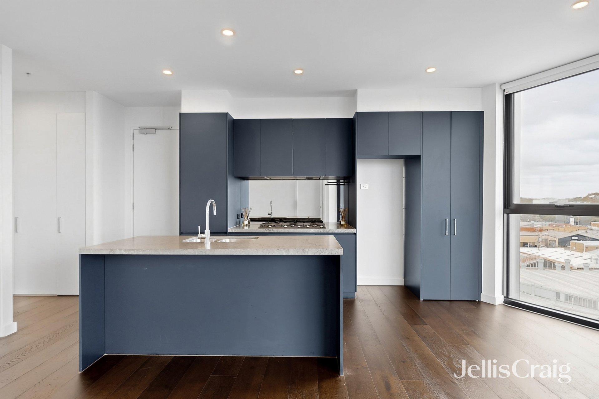 603/162 Whitehorse Road, Blackburn image 5