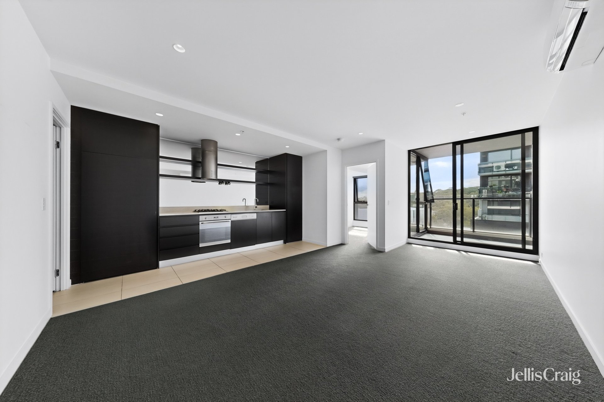 604/11 Shamrock Street, Abbotsford image 2