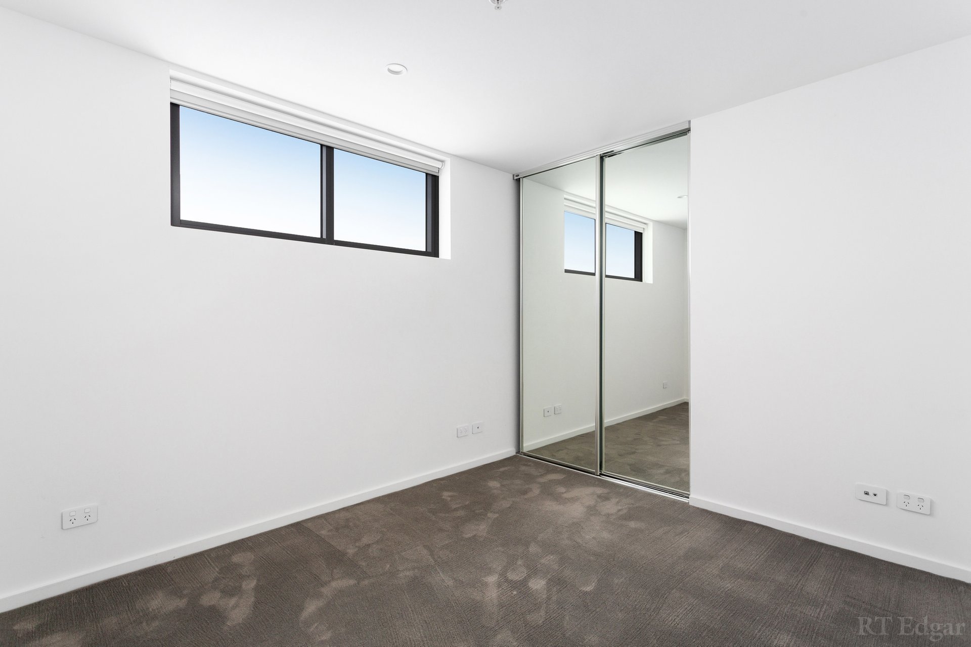 Property Gallery Thumbnail 4