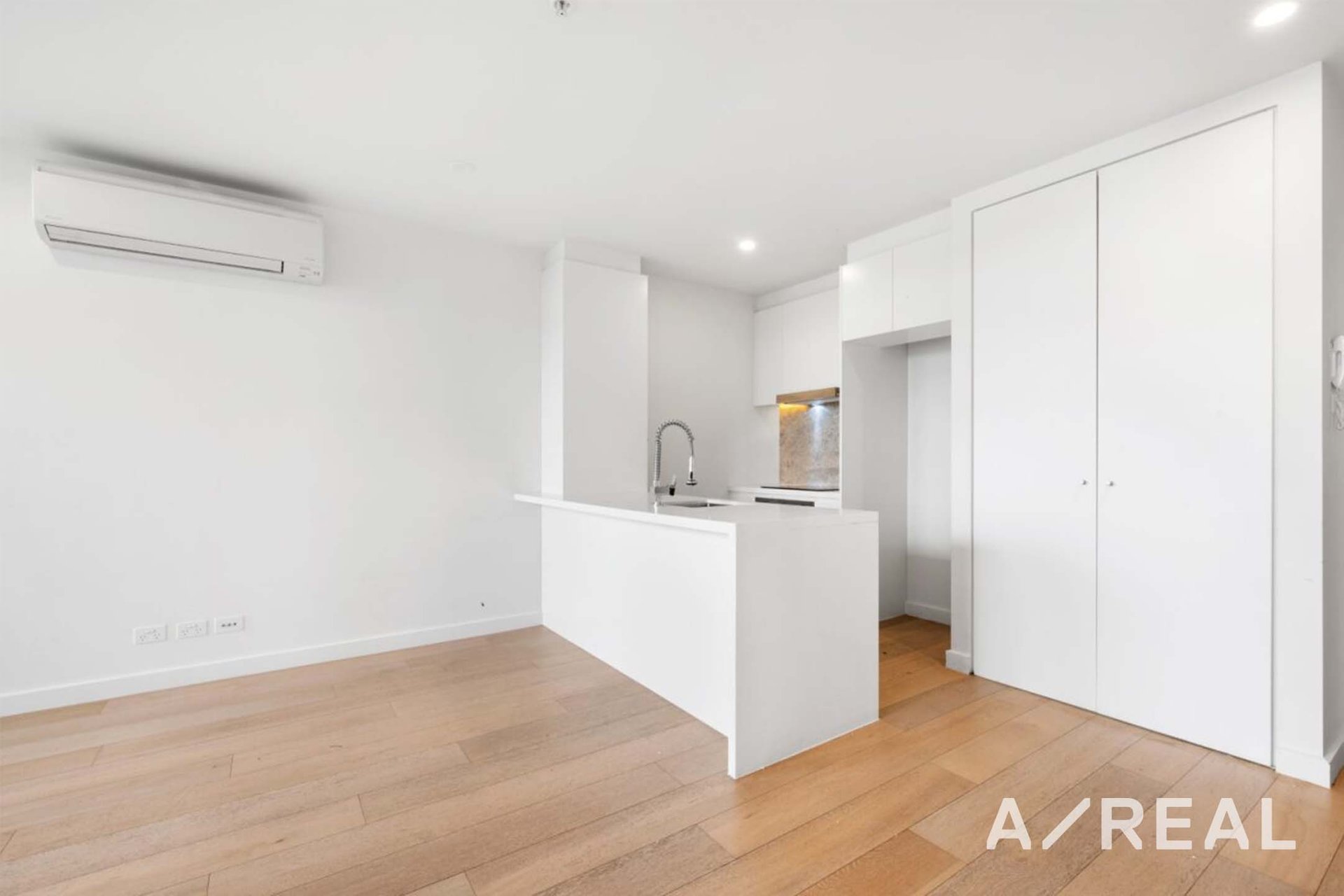 605/33 Racecourse Road, North Melbourne VIC 3051