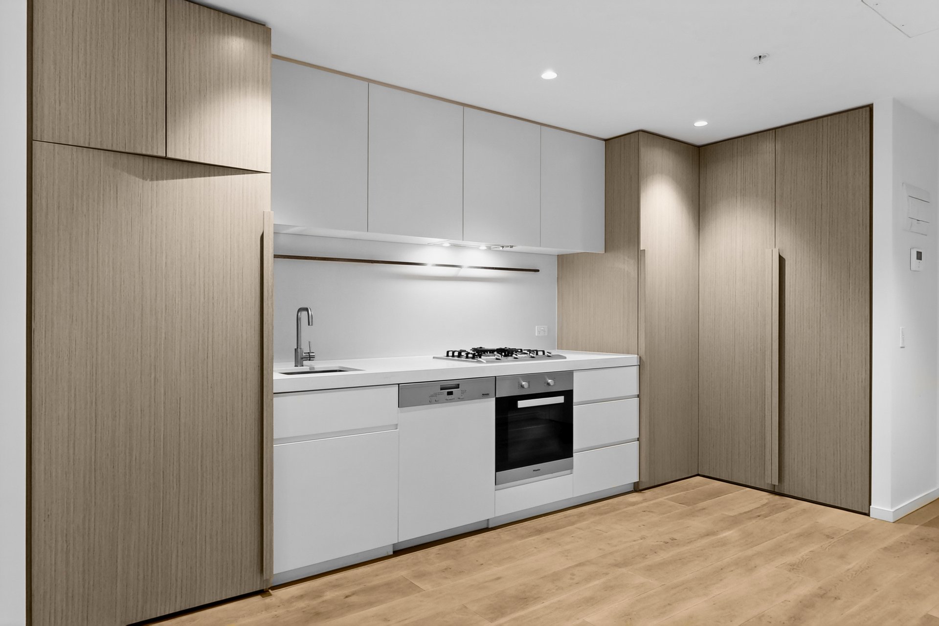 605 / 450 St Kilda Road Melbourne