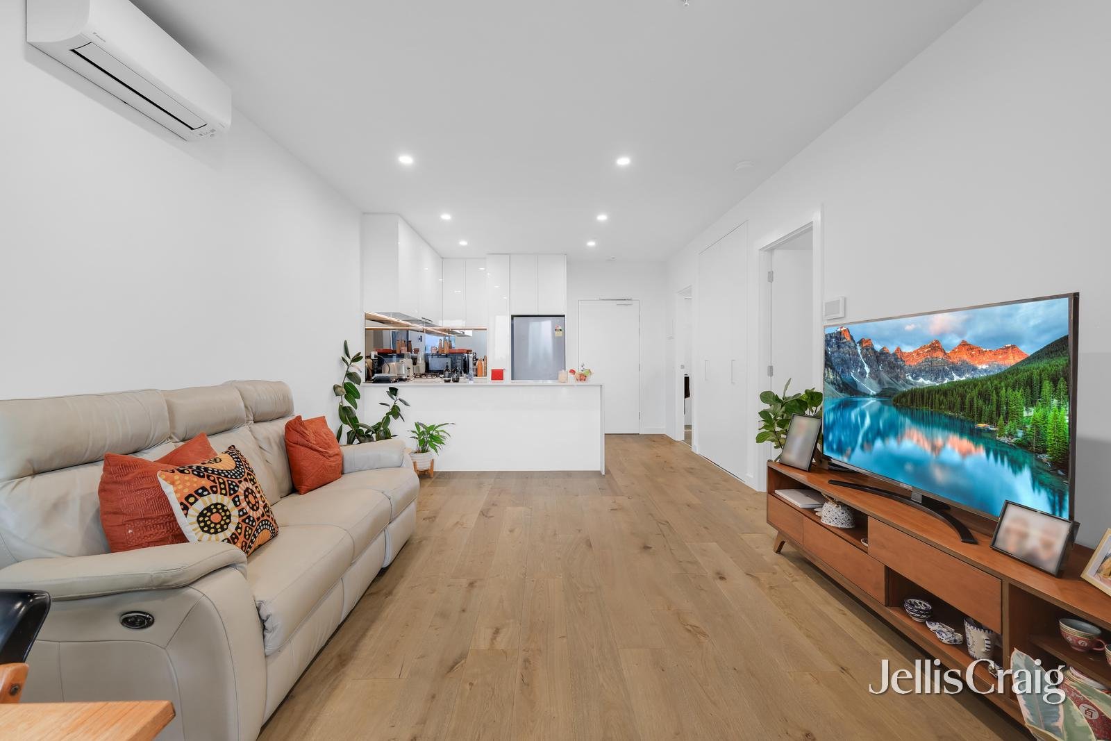 605/54 Montclair Avenue, Glen&nbsp;Waverley image 3