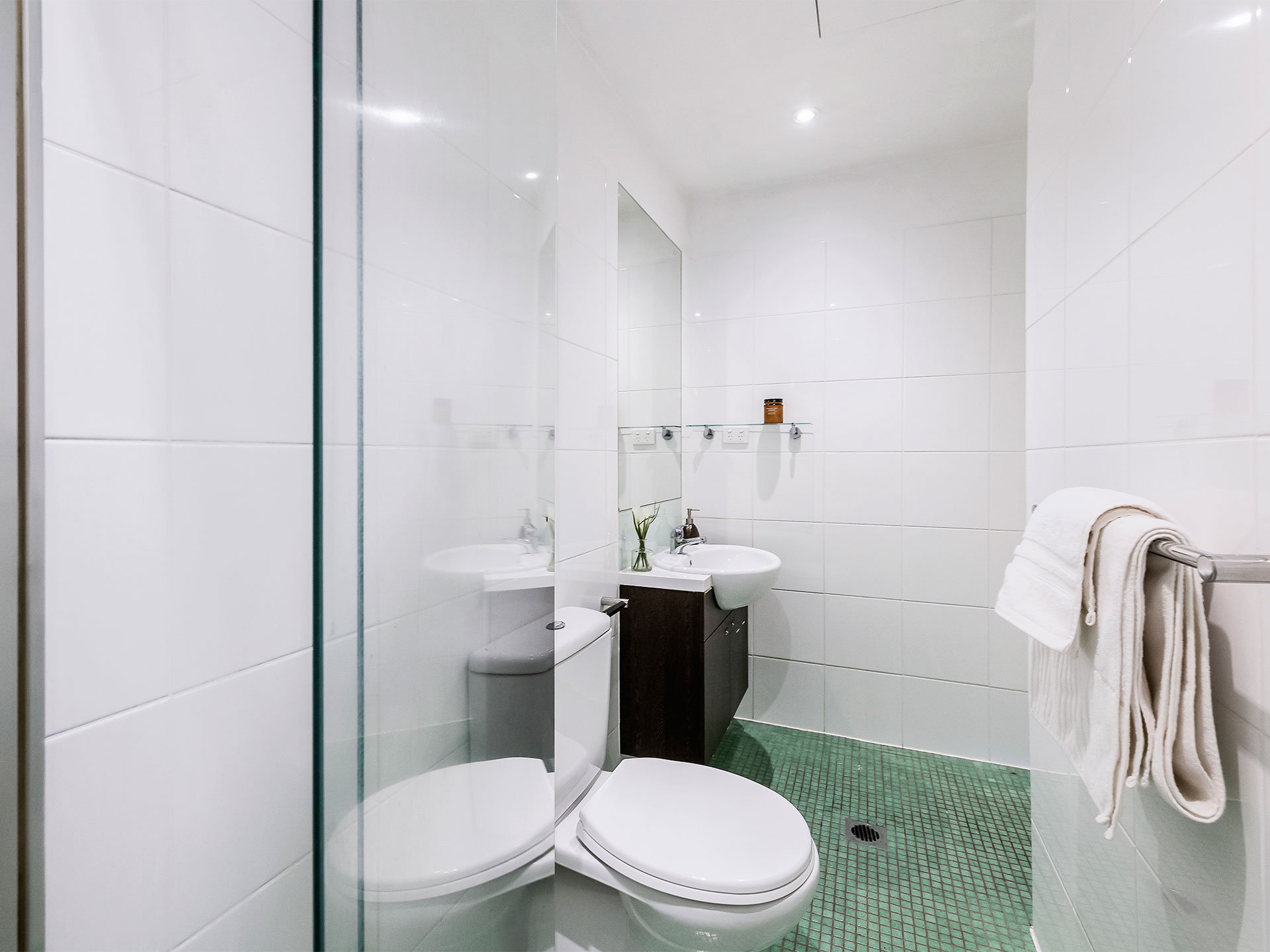 605 / 82 Queens Road MELBOURNE