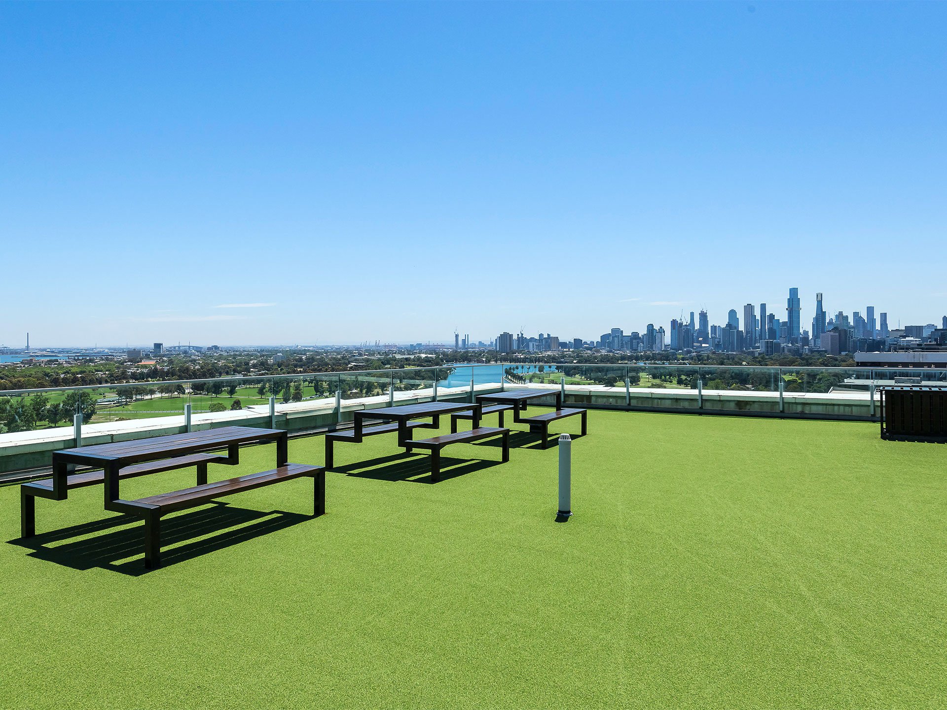 605 / 82 Queens Road MELBOURNE