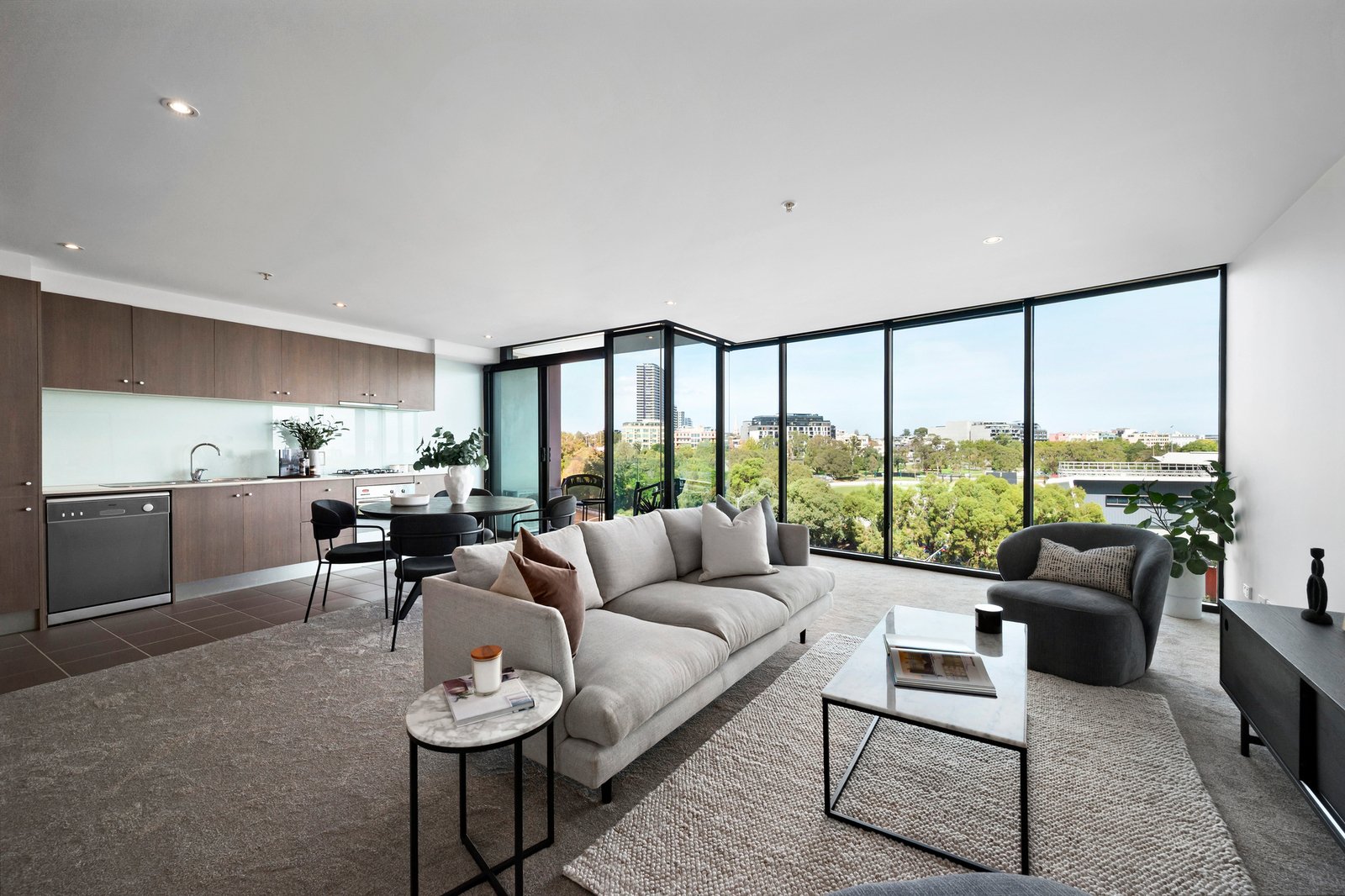 605/83 Queens Road