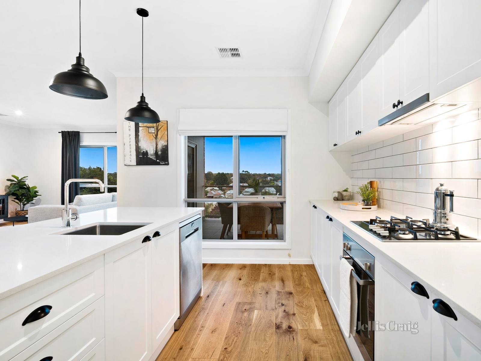 606 Laurie Street, Golden Point image 1