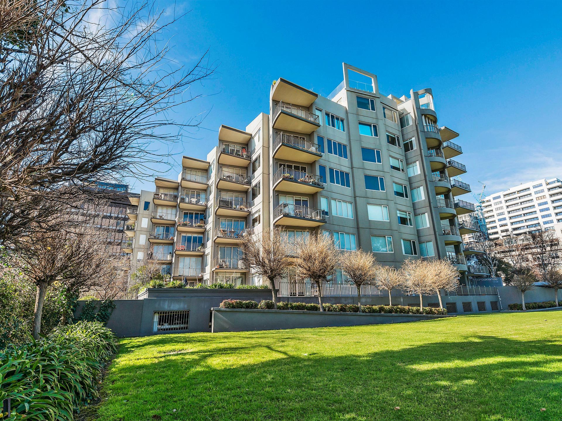 606 / 23 Queens Road Melbourne