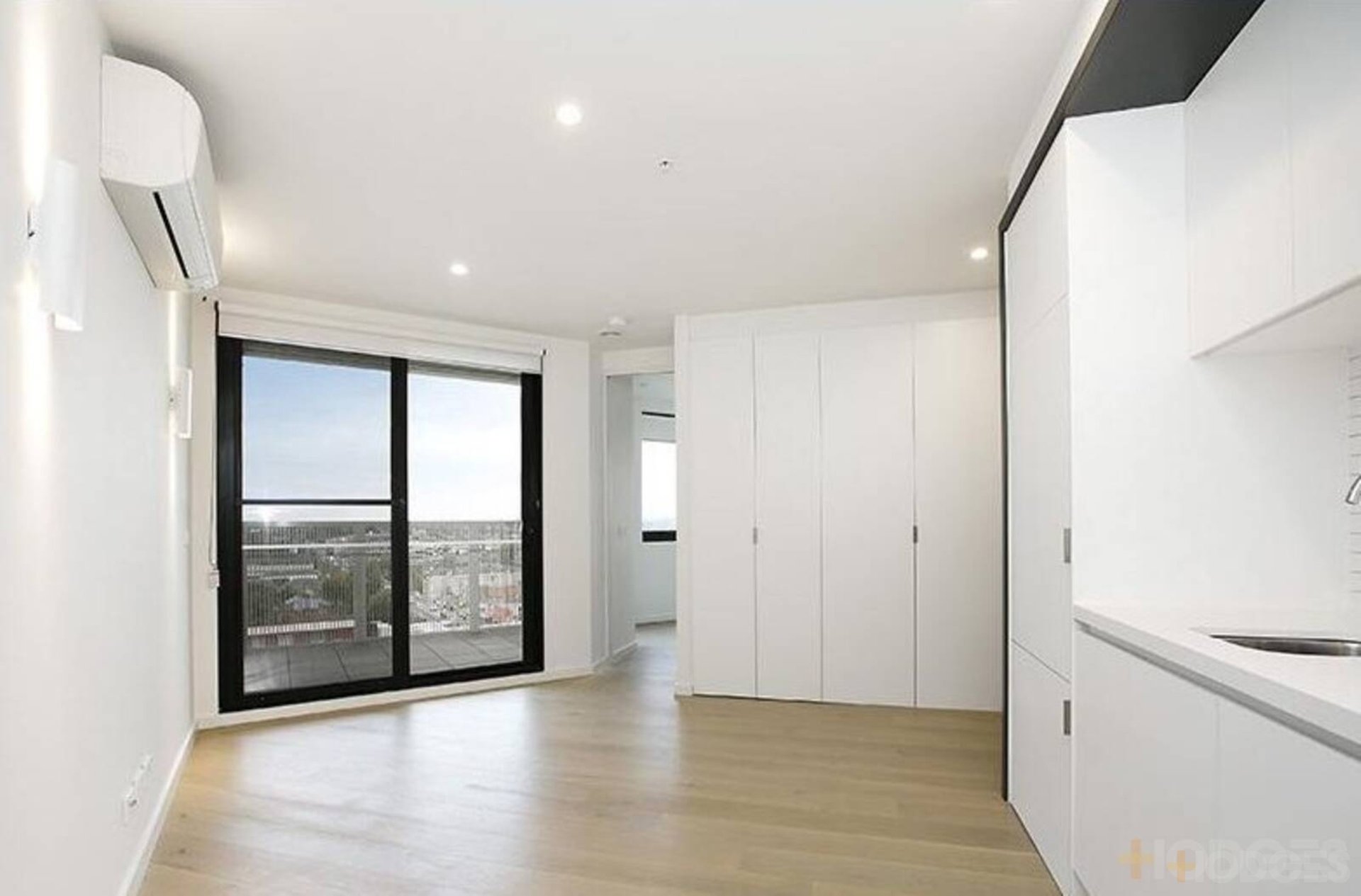 606 / 7 Balcombe Road Mentone