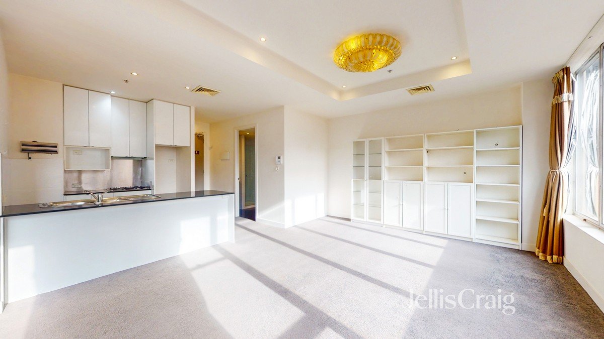 607/325 Collins Street, Melbourne image 1