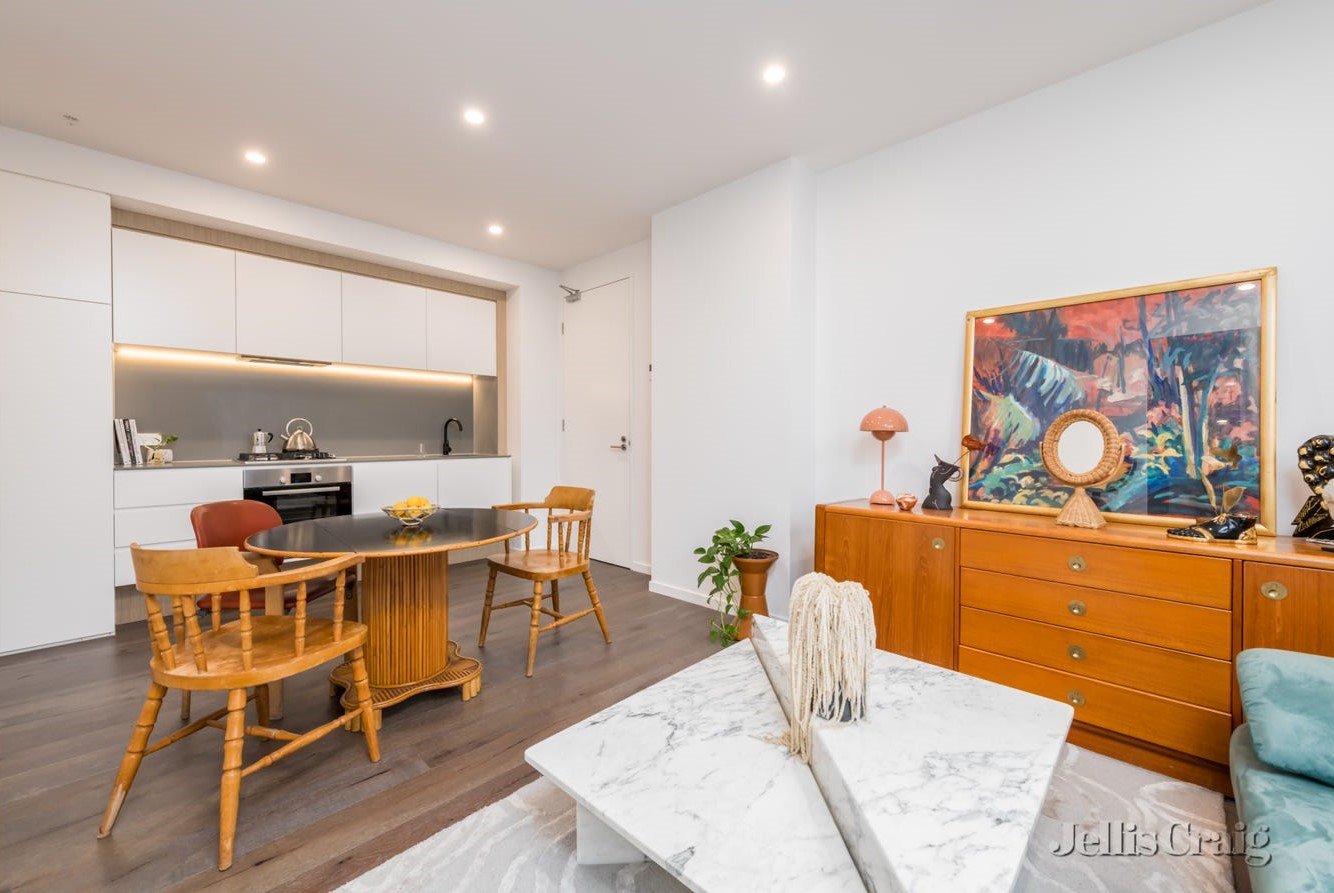 607/51 Napoleon Street, Collingwood image 1