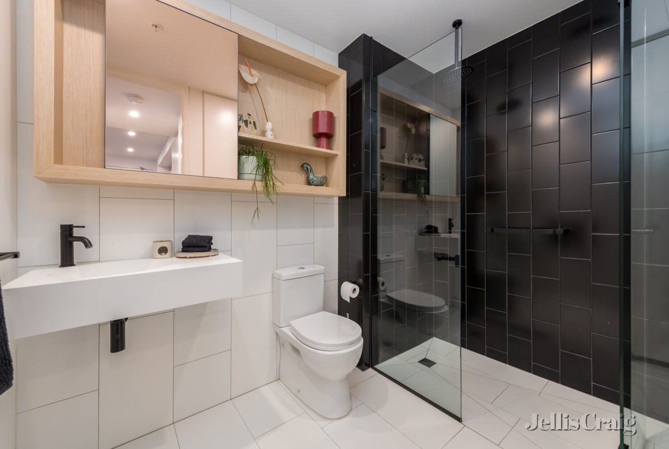 607/51 Napoleon Street, Collingwood image 4