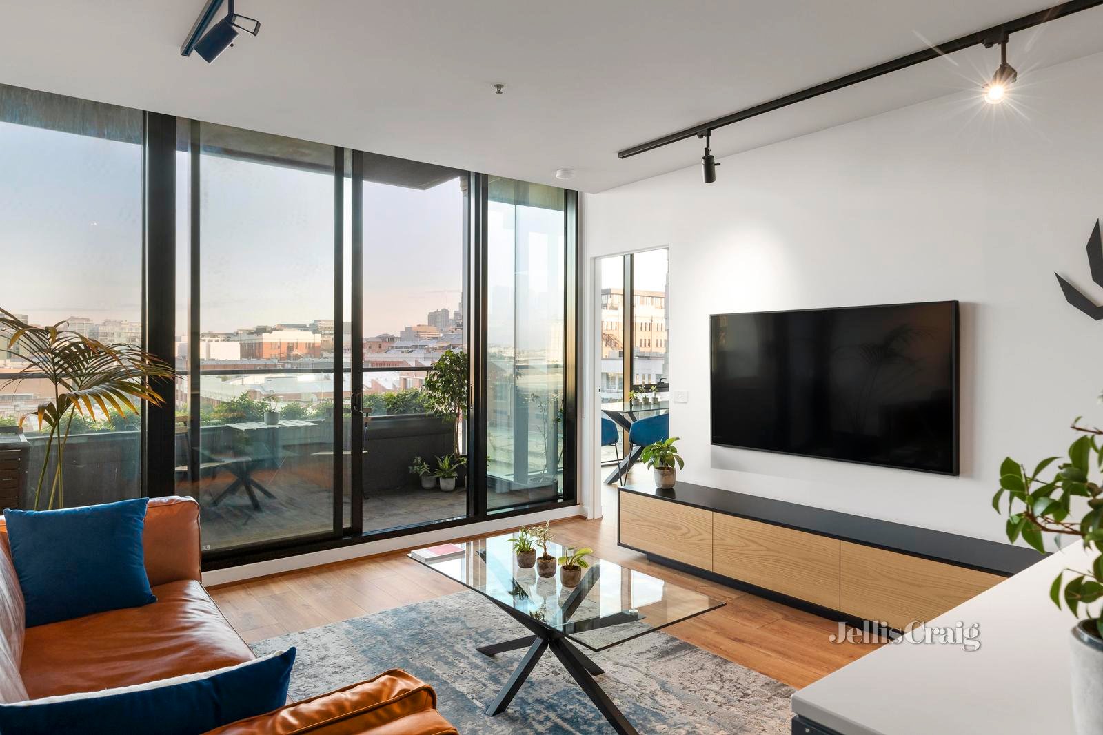 607/70 Stanley Street, Collingwood image 2