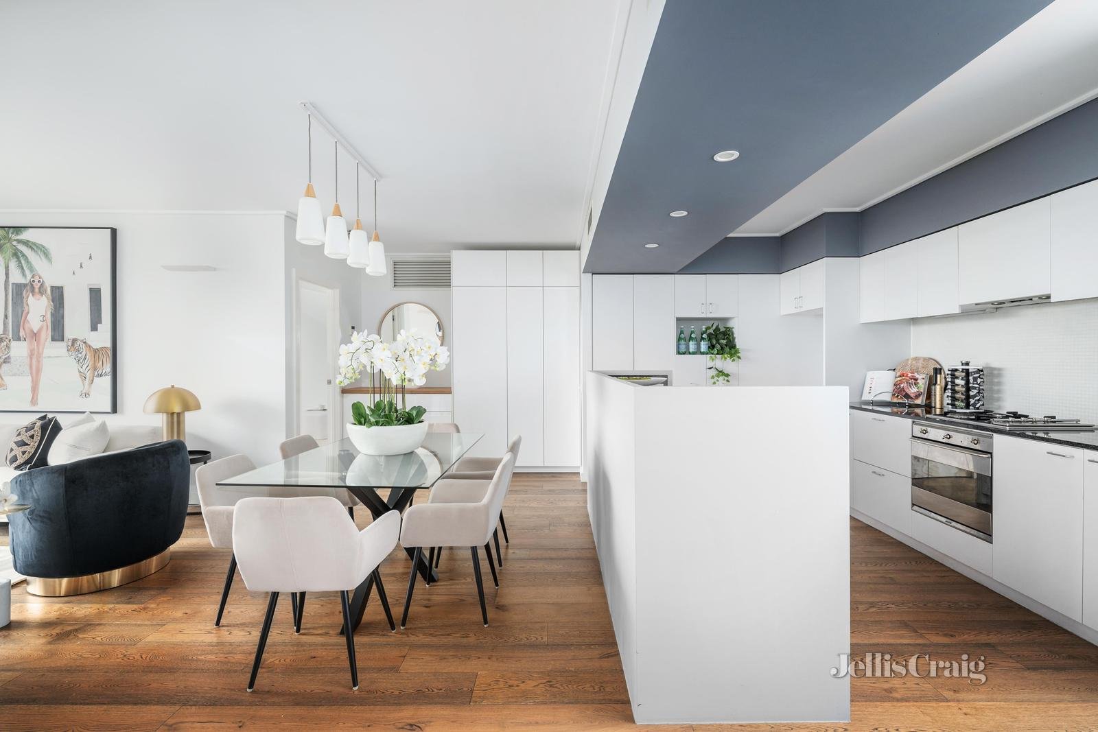 60/8 Wallen Road, Hawthorn image 2