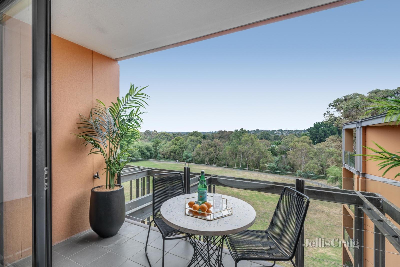60/8 Wallen Road, Hawthorn image 5