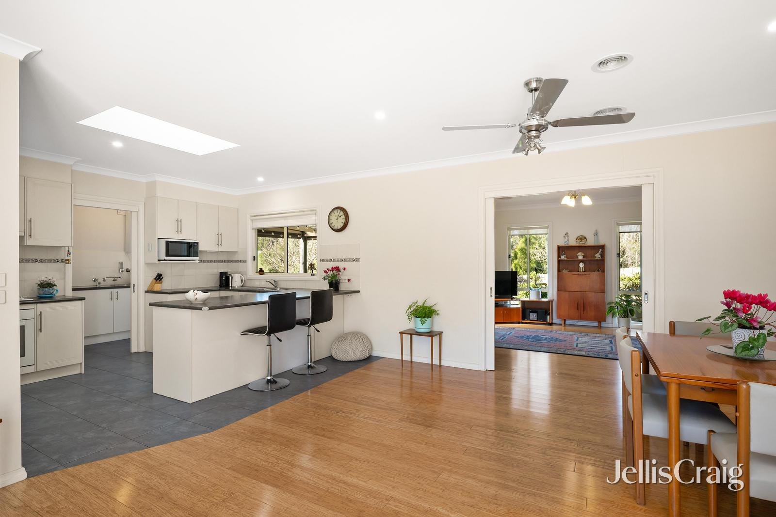 60a Hawthory Road, Kilsyth image 3