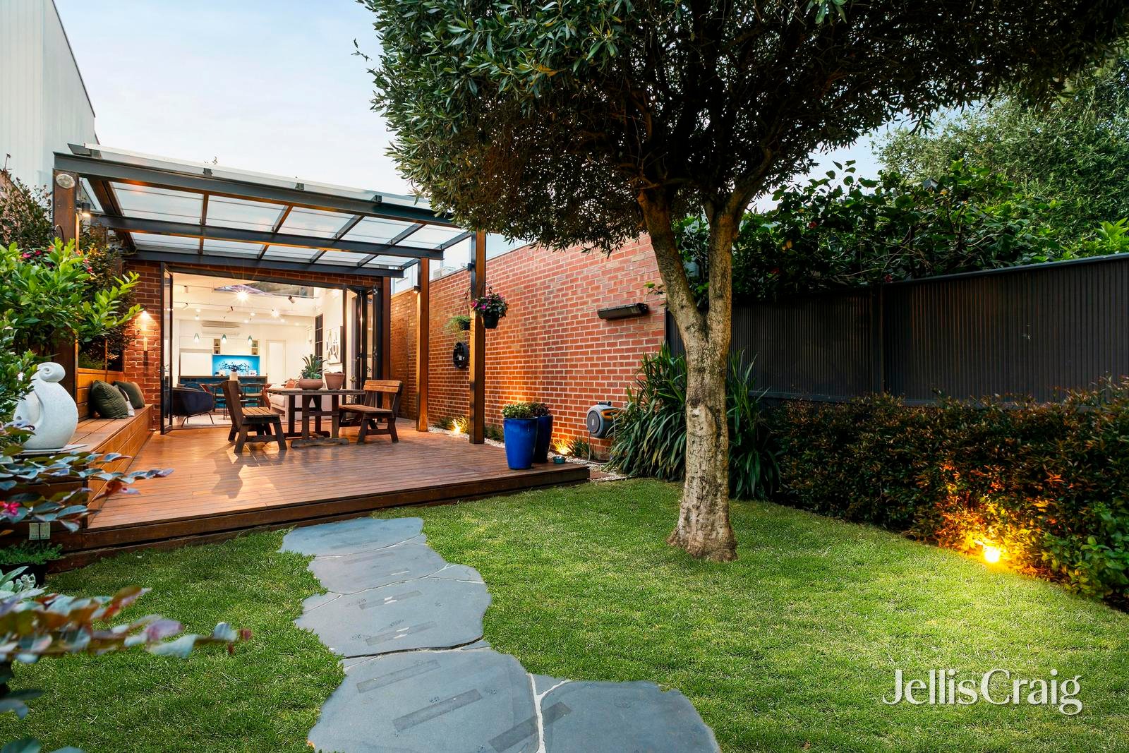 61 Addison Street, Elwood image 3