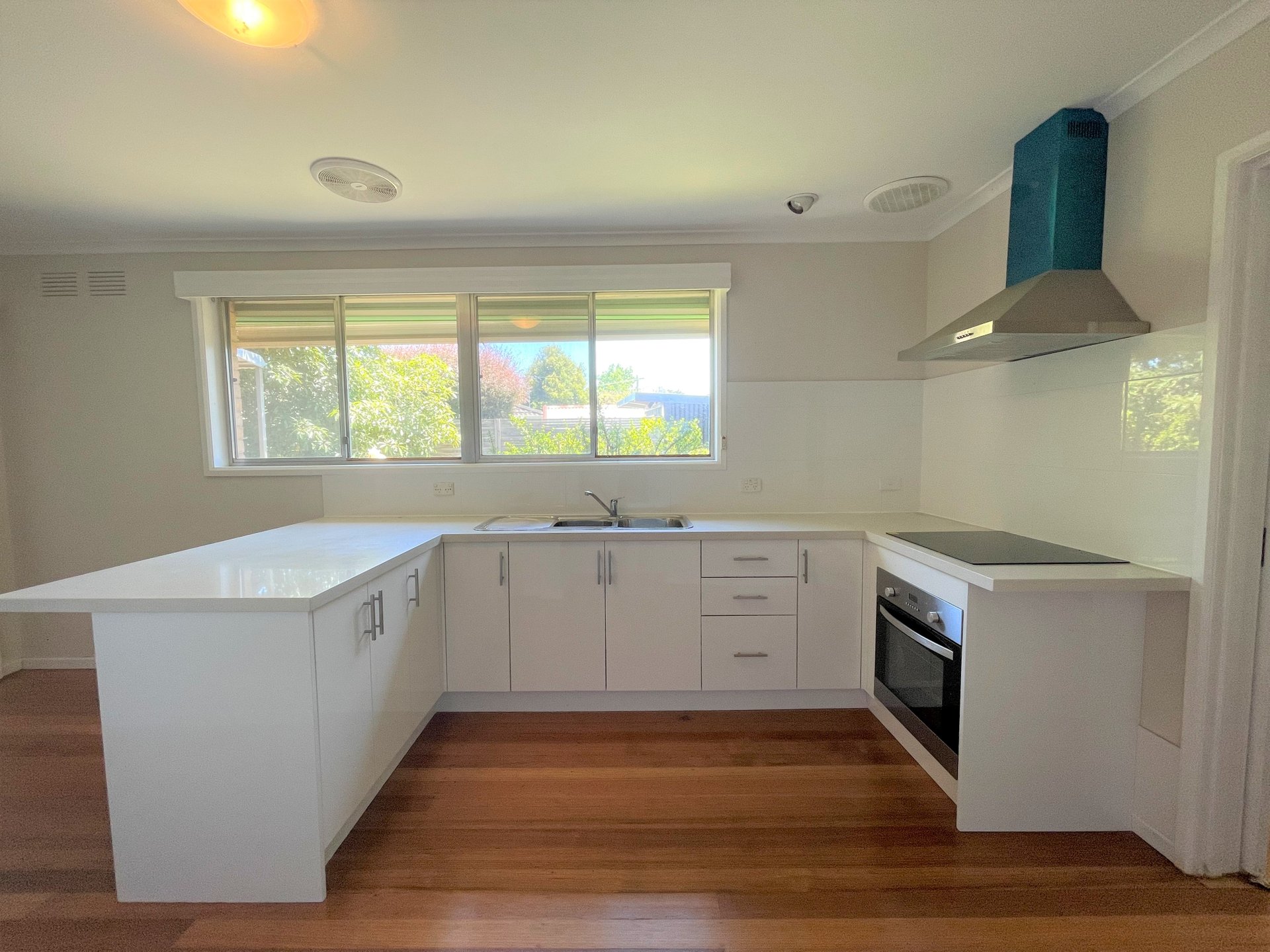 61 Anora Crescent, Mulgrave image 1