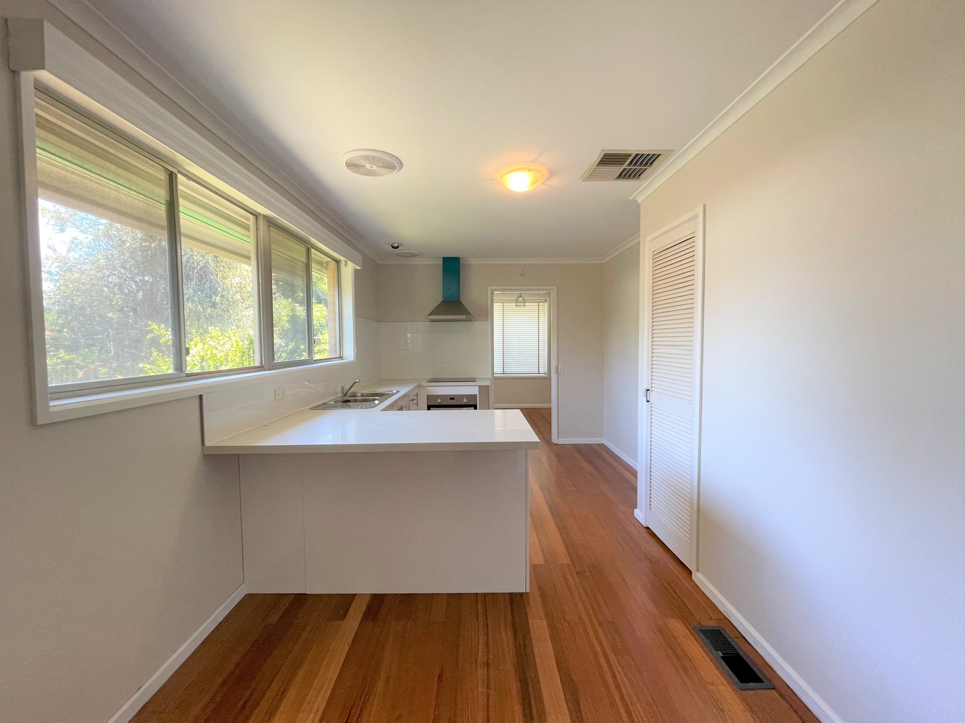 61 Anora Crescent, Mulgrave image 2