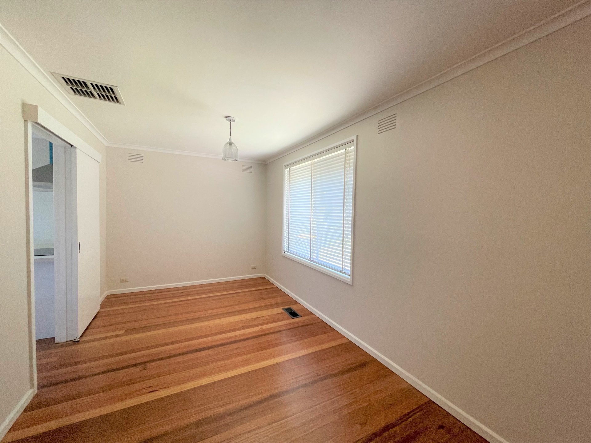 61 Anora Crescent, Mulgrave image 3