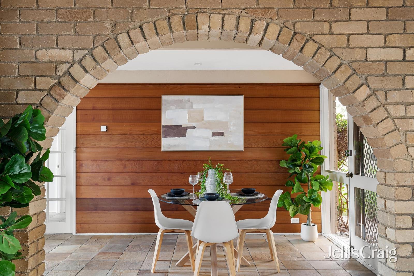 61 Avandina Crescent, Greensborough image 4