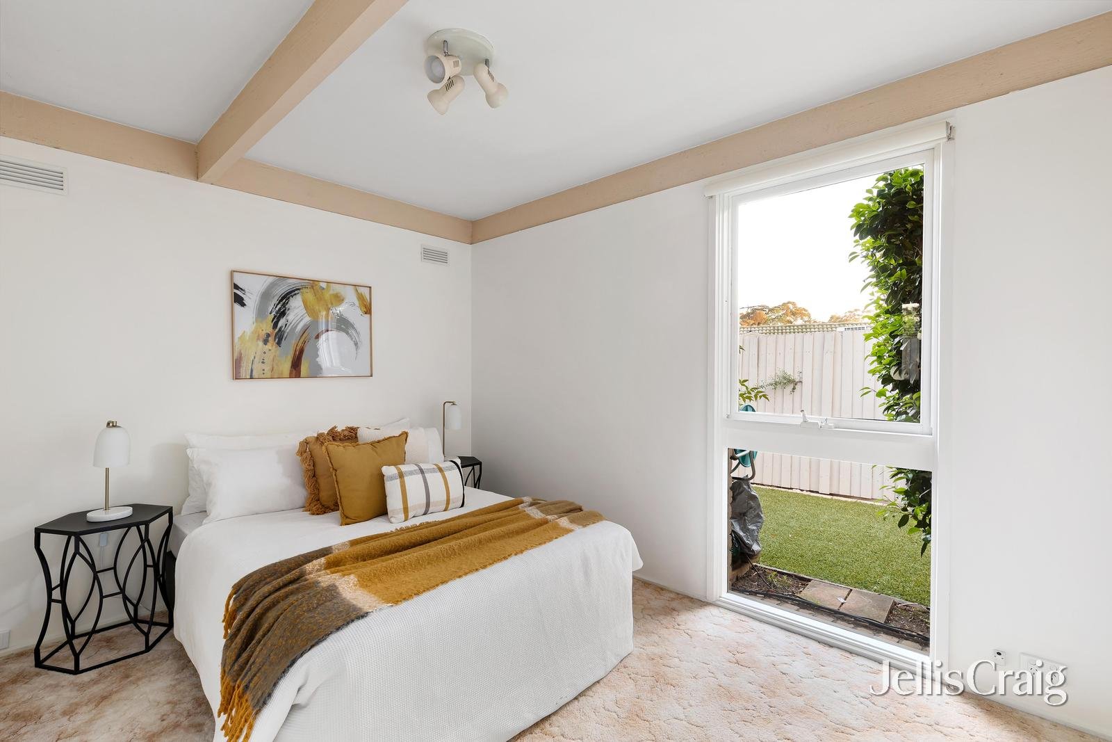 61 Avandina Crescent, Greensborough image 7