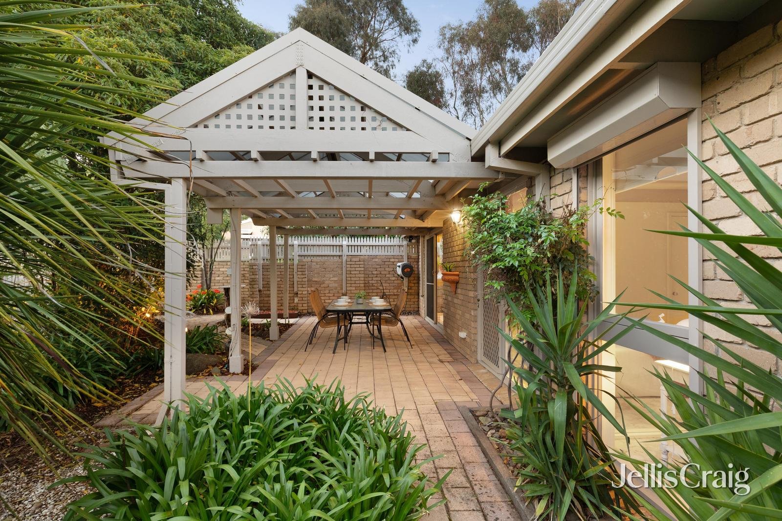 61 Avandina Crescent, Greensborough image 14