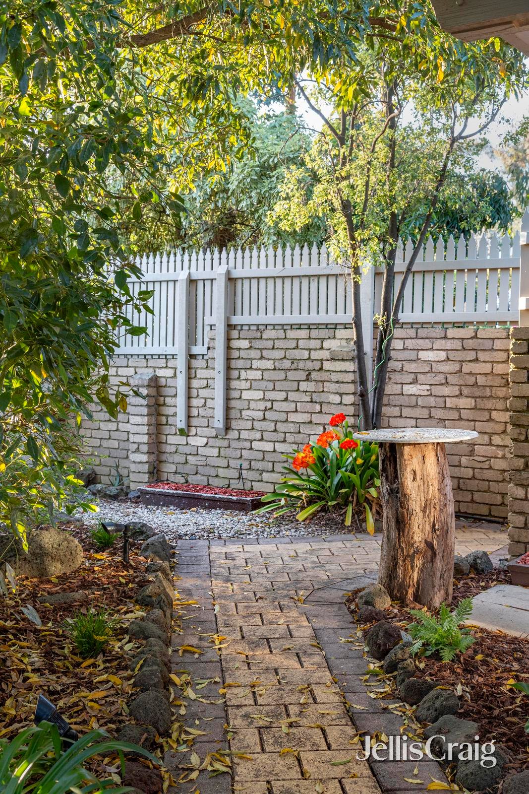 61 Avandina Crescent, Greensborough image 16