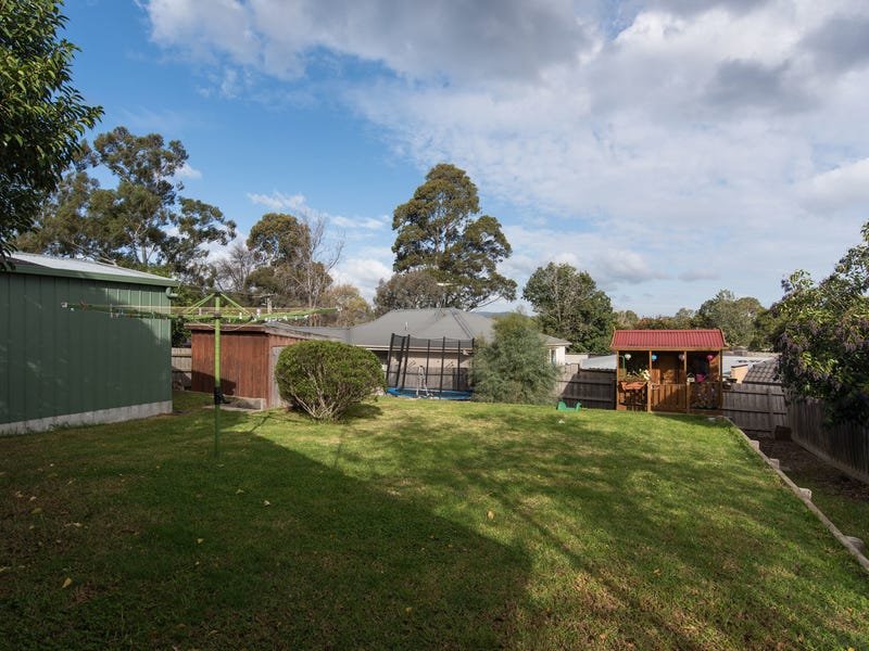 61 Bellara Drive, Mooroolbark image 12