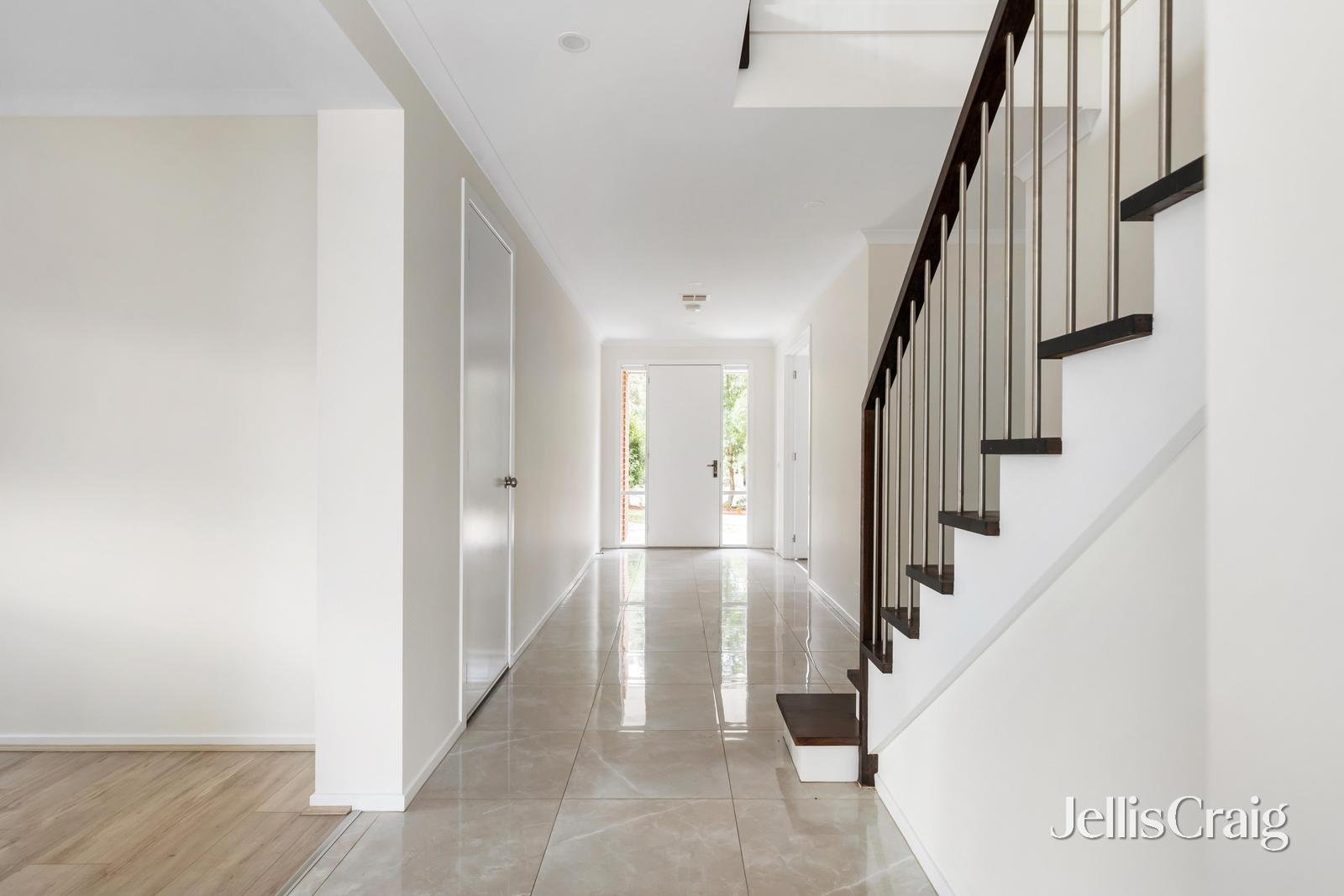 61 Bond Street, Ivanhoe image 2