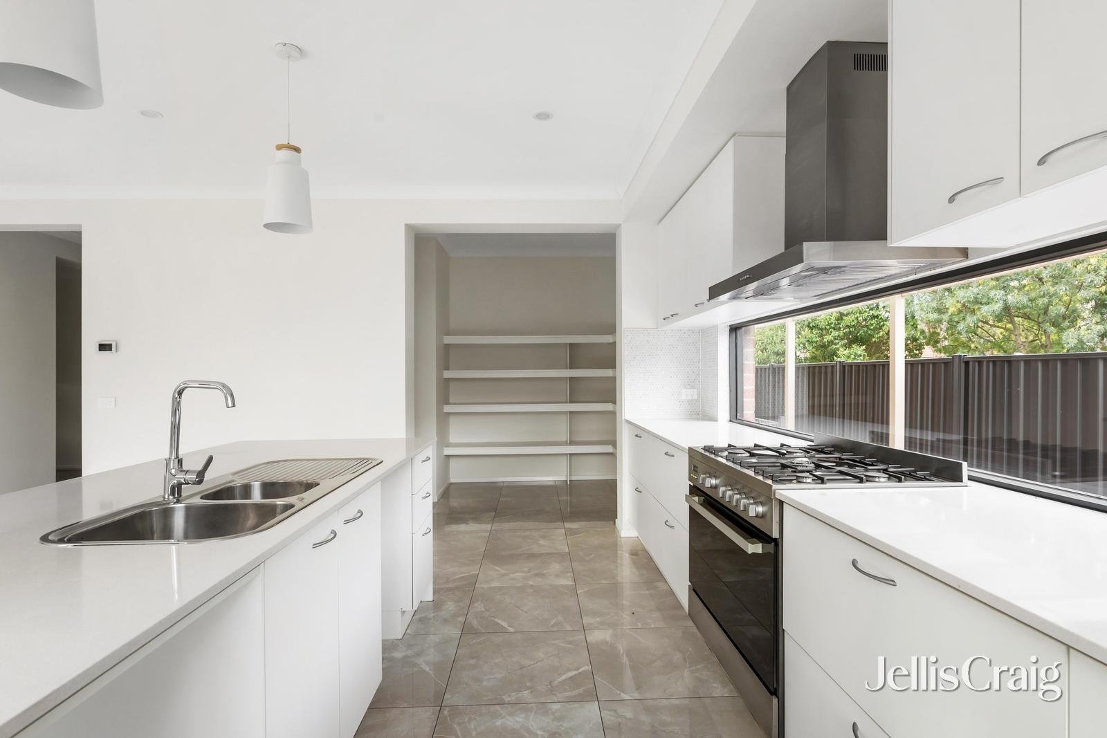 61 Bond Street, Ivanhoe image 4