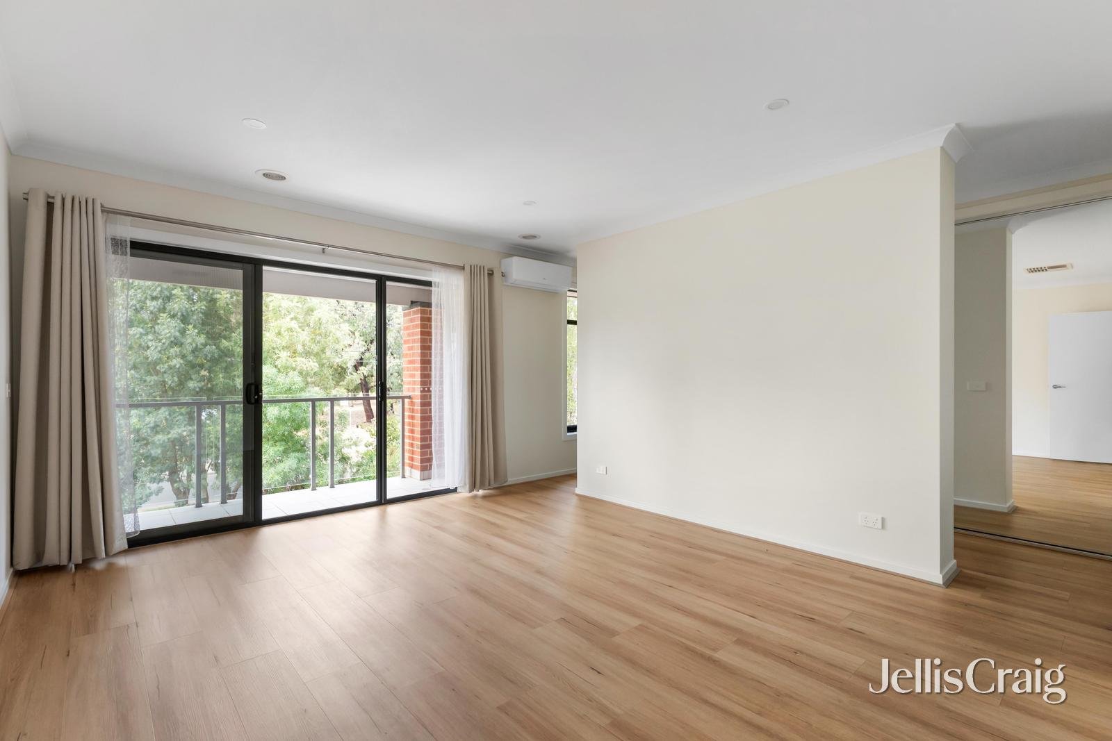 61 Bond Street, Ivanhoe image 9