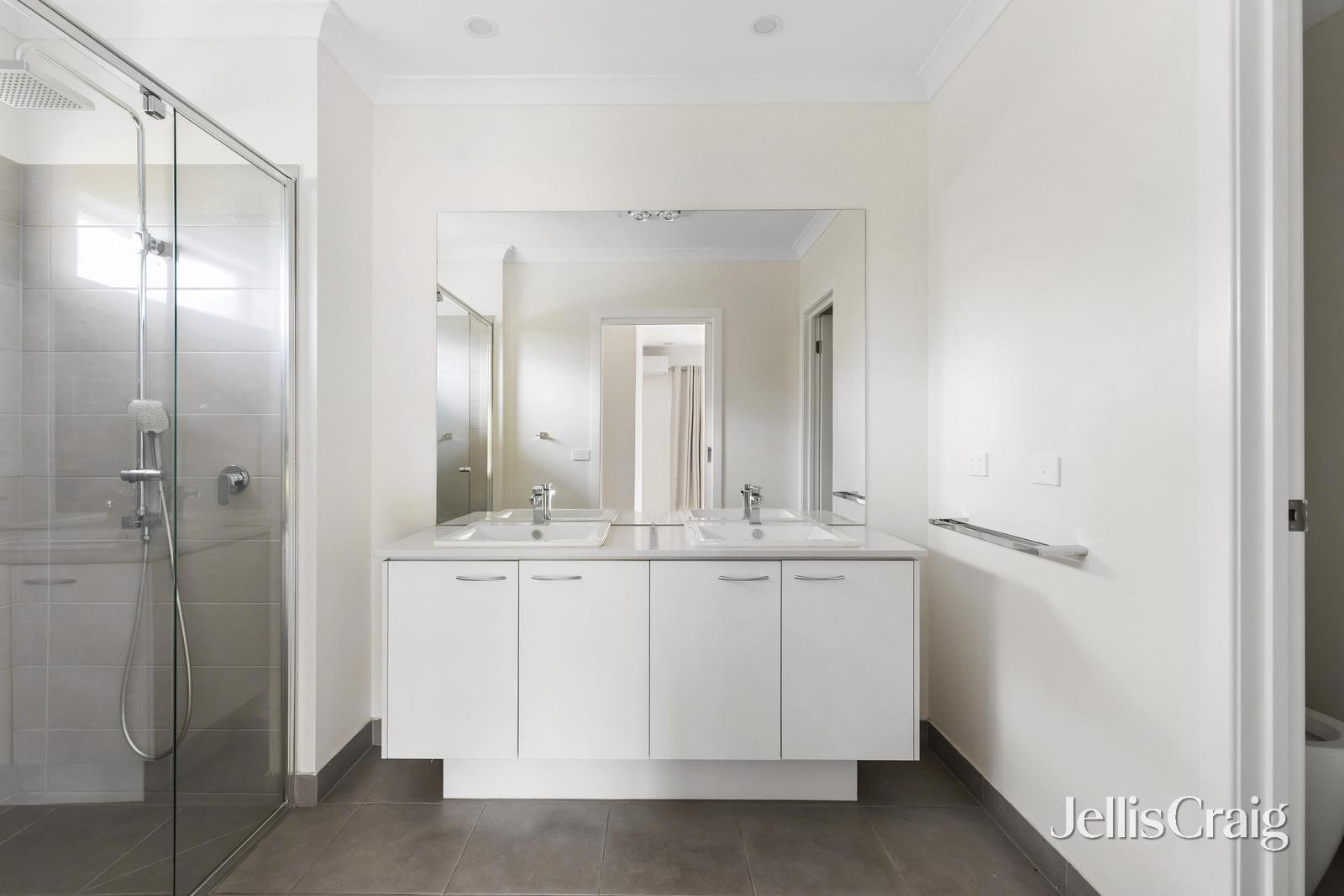 61 Bond Street, Ivanhoe image 10