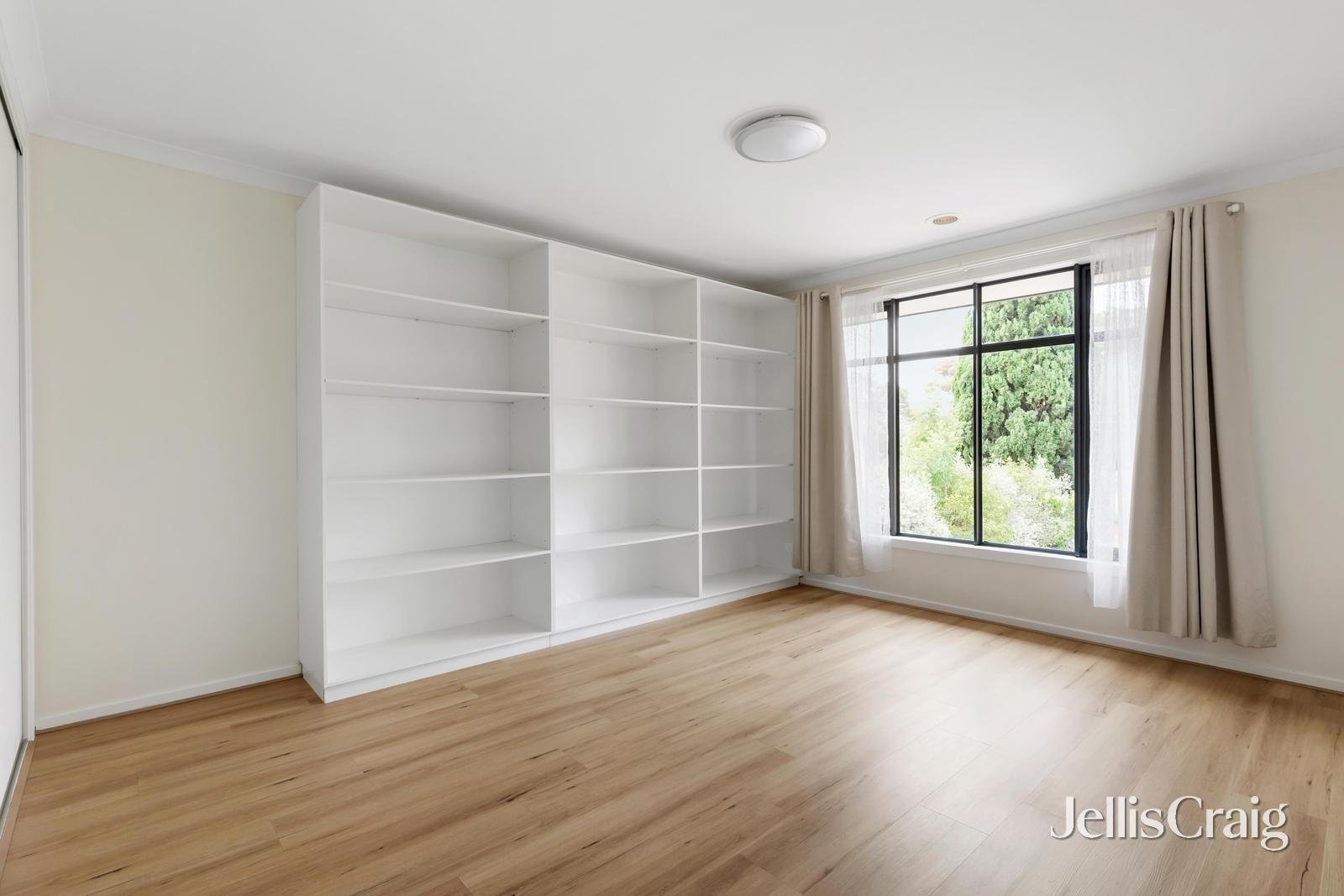 61 Bond Street, Ivanhoe image 12