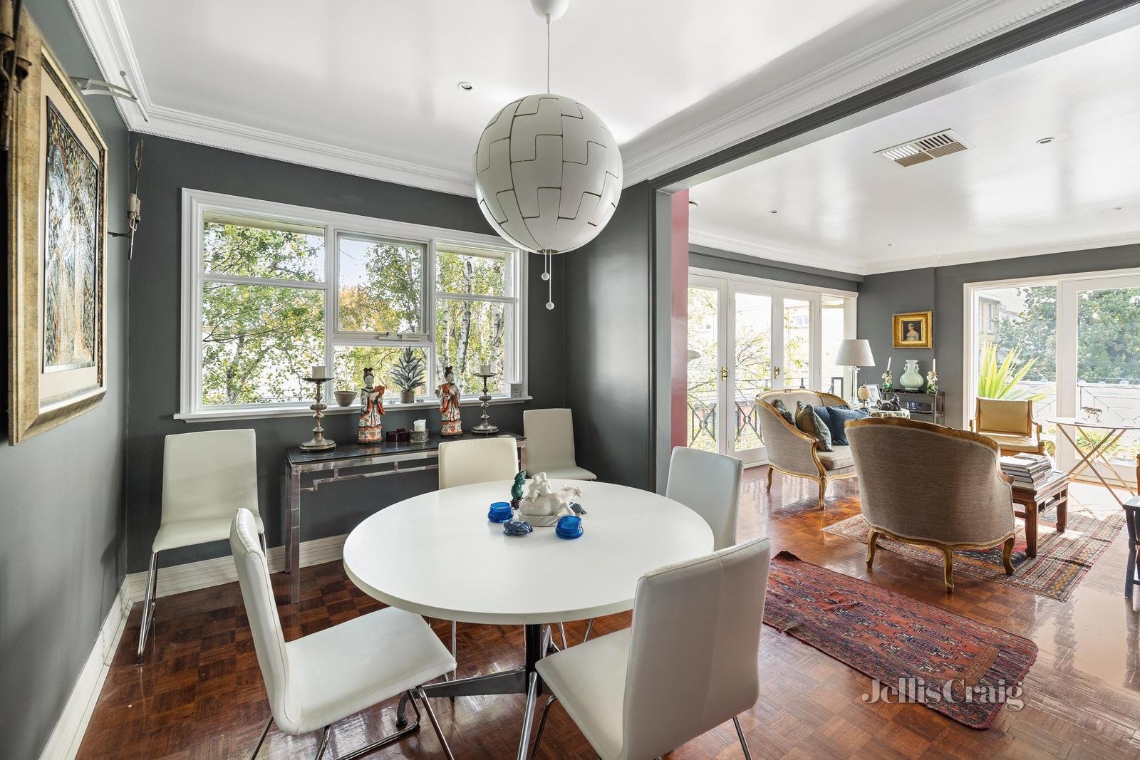 6/1 Brookville Road, Toorak image 3