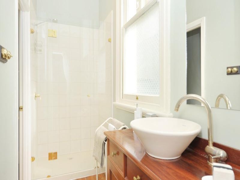 Property Gallery Thumbnail 6