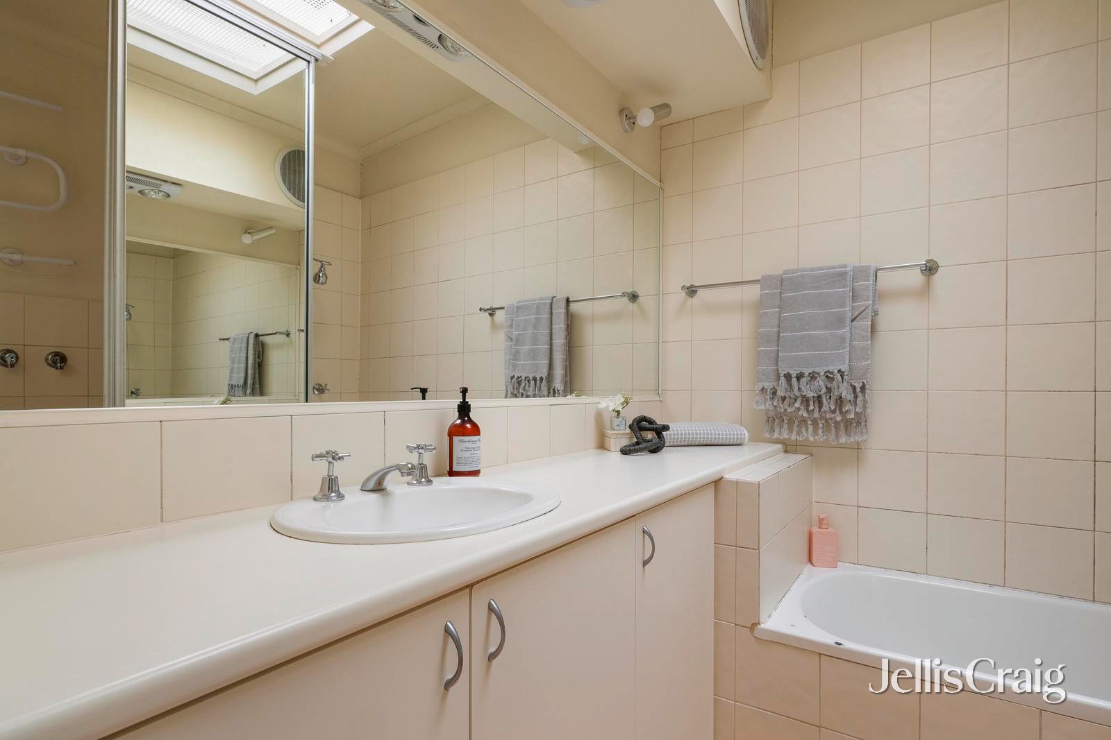 61 Cobden Street, South Melbourne image 7