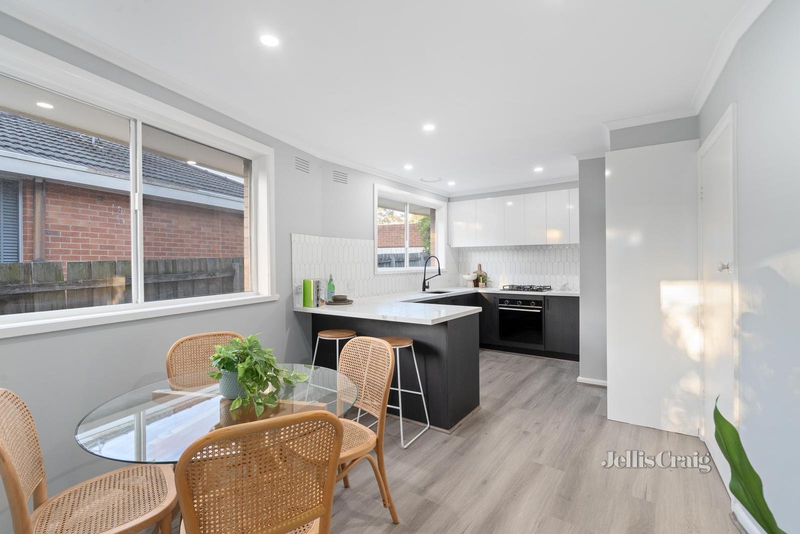 61 Crow Street, Burwood East image 4