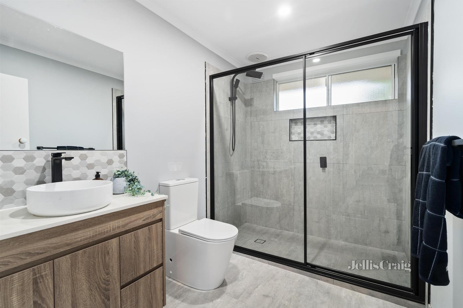 61 Crow Street, Burwood East image 7