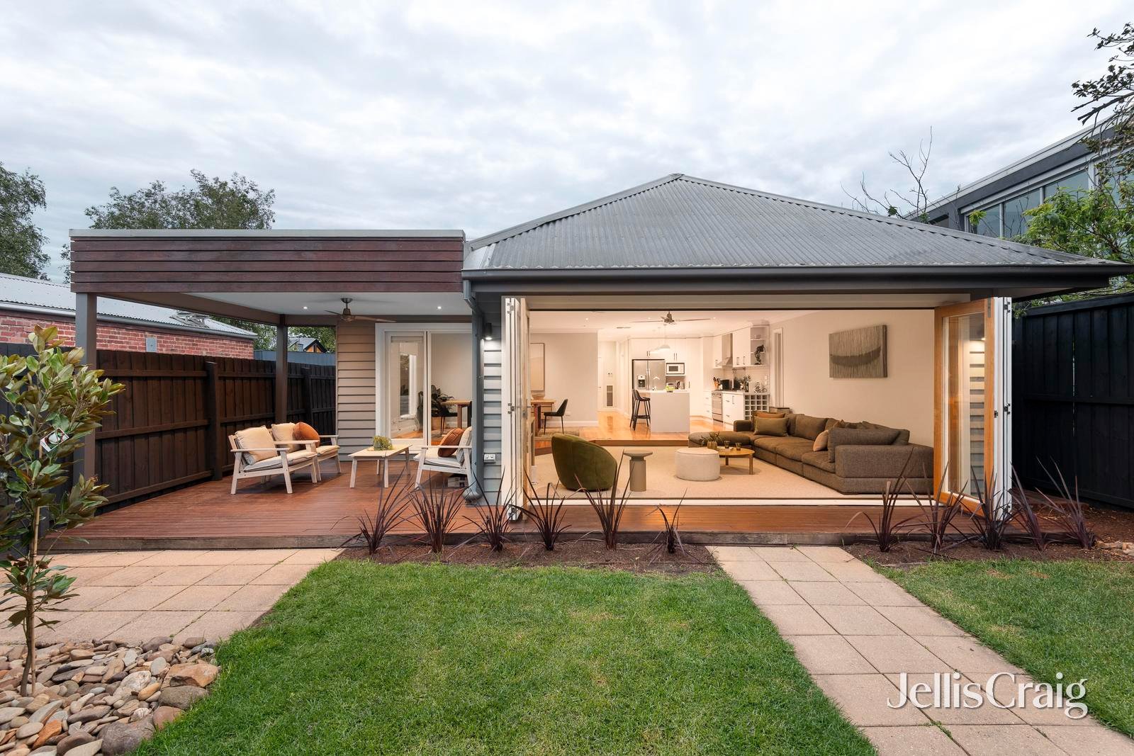 61 Derby Street, Northcote image 3