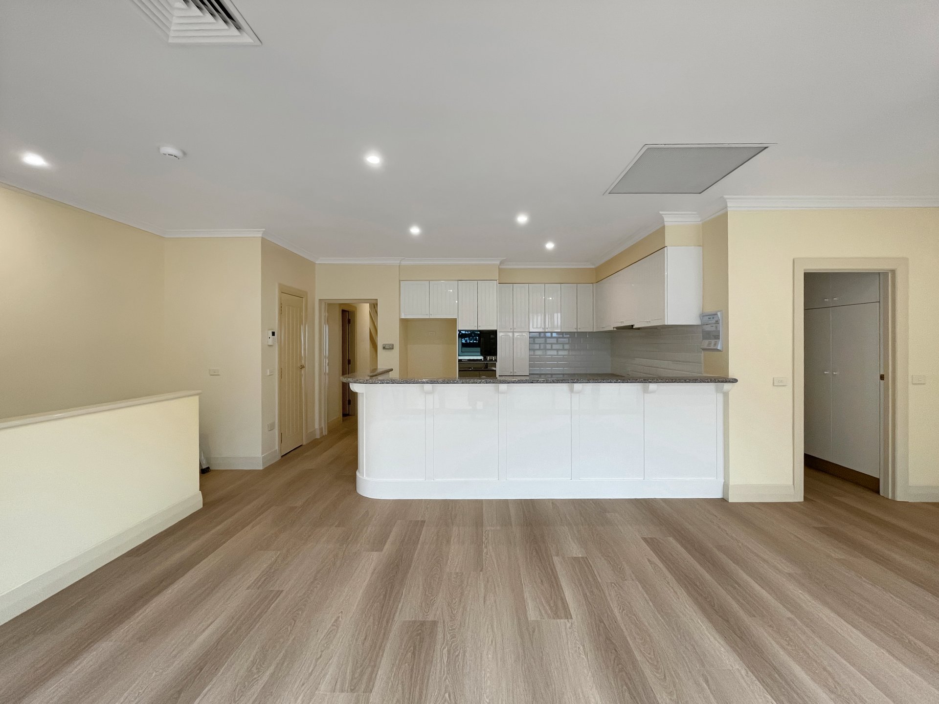 61 Eastern Beach Road, Geelong image 6