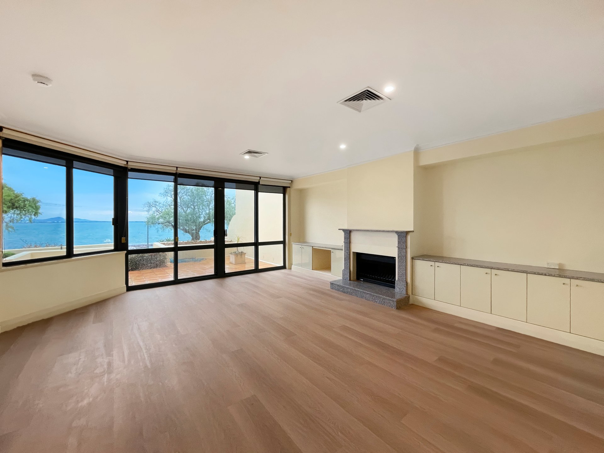 61 Eastern Beach Road, Geelong image 2