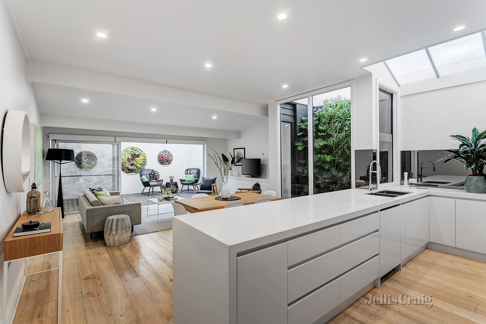 61 Fairbairn Road, Toorak image 3