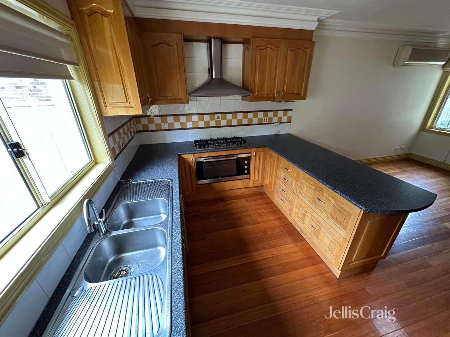 61 Fifth Avenue, Altona North image 4